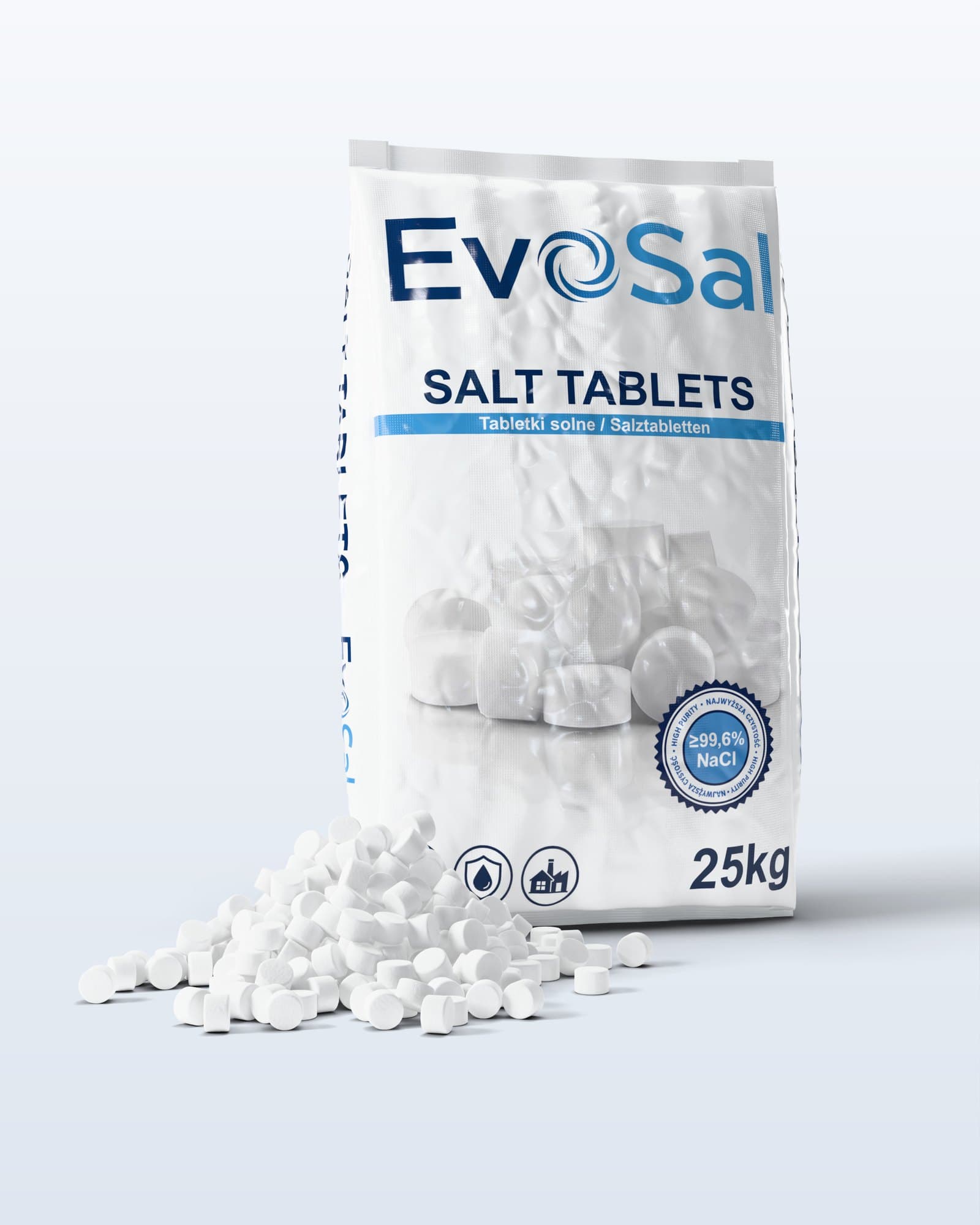 Worek tabletek solnych EvoSal 25 kg z usypanymi tabletkami przed nim